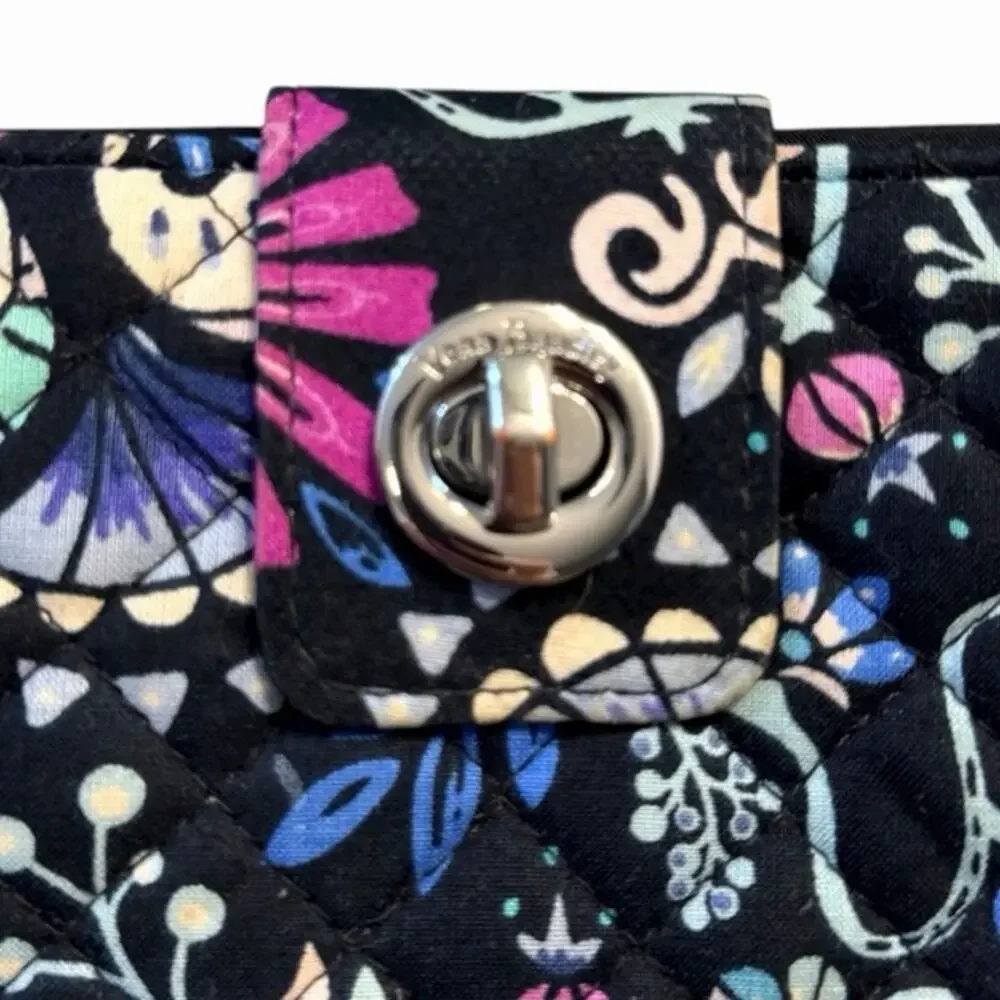 Vera Bradley African Violet RFID Turnlock Wallet Organizer Retired Quilted